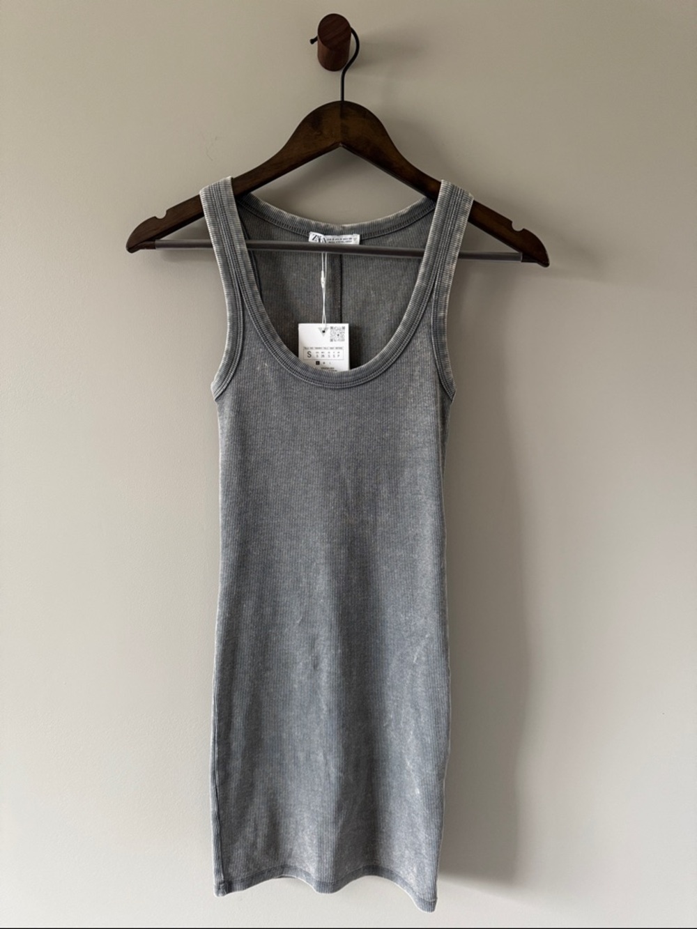 ZARA BODYCON RACERBACK TANK DRESS GREY DISTRESSED ACID WASH
SIZE SMALL